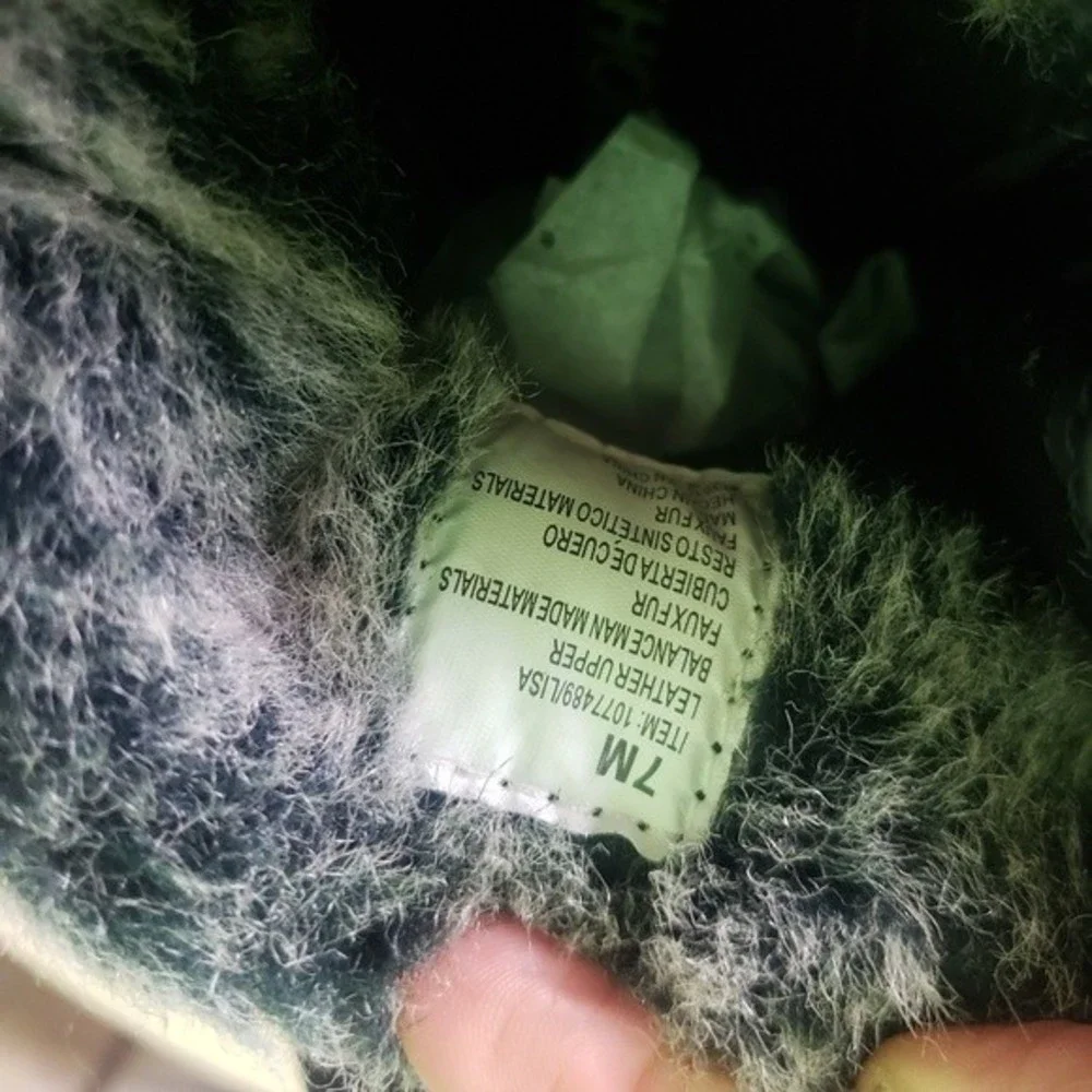 Khombu Women's Black Suede Gray Faux Fur Ankle Boots Size 7M - Picture 5 of 9